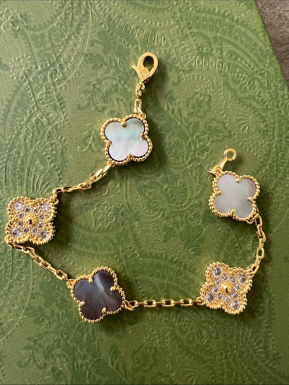Gold Clover Bracelet with Mother-of-Pearl and Crystal  copper plated 18 gold